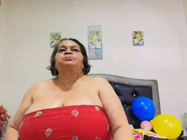 QueenMatturex webcam