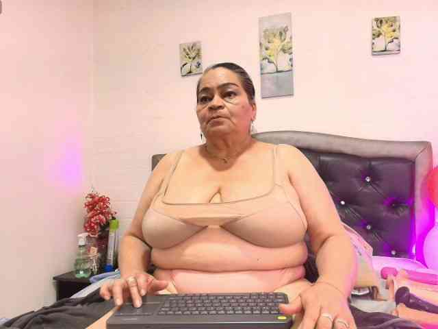 QueenMatturex webcam
