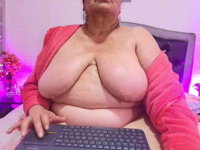 QueenMatturex webcam