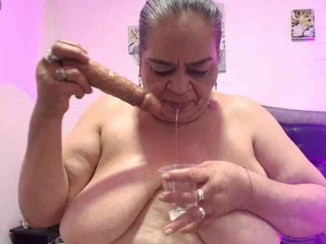 QueenMatturex webcam