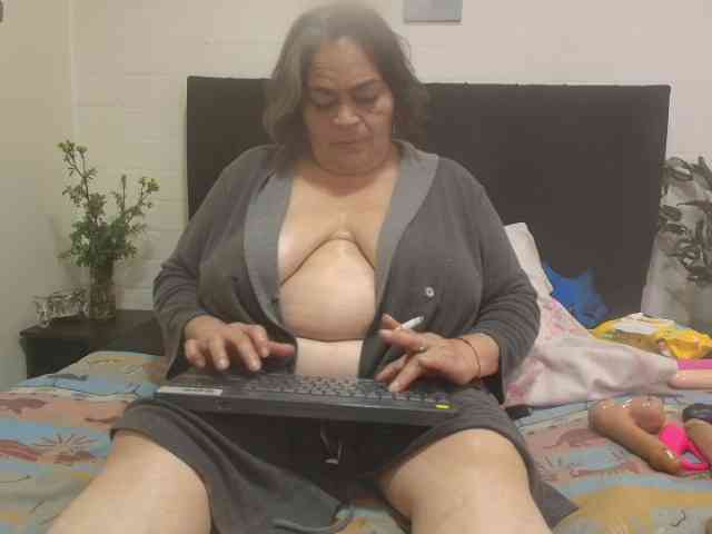 QueenMatturex webcam