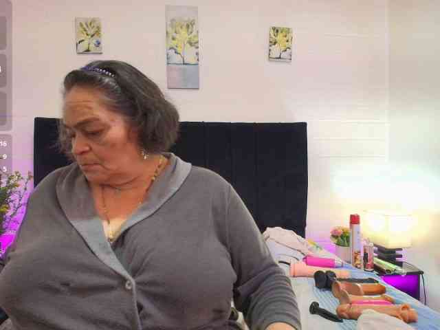 QueenMatturex webcam