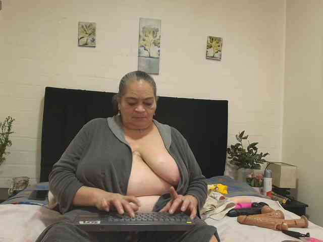 QueenMatturex webcam