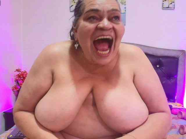 QueenMatturex webcam