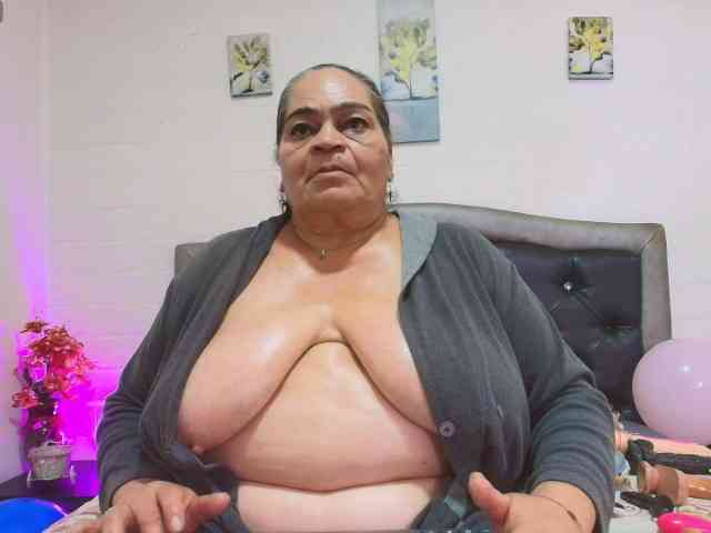 VickyBoobss