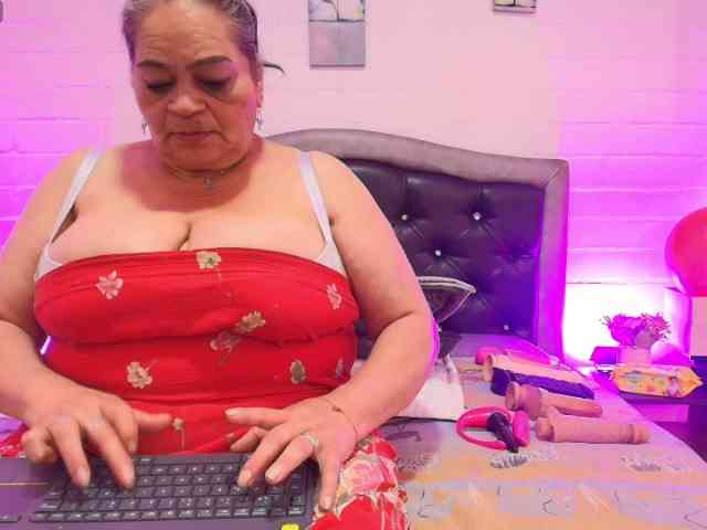 QueenMatturex webcam