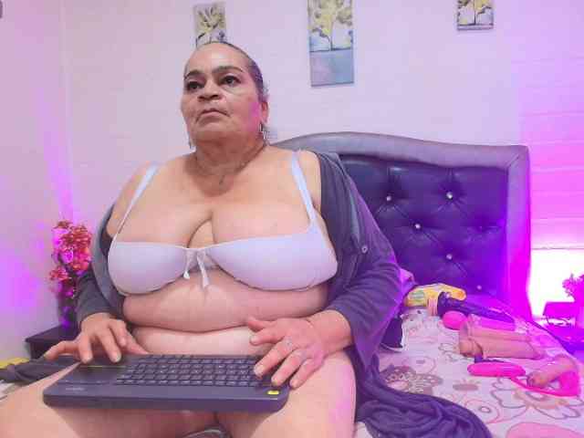 queenmatturex's live room