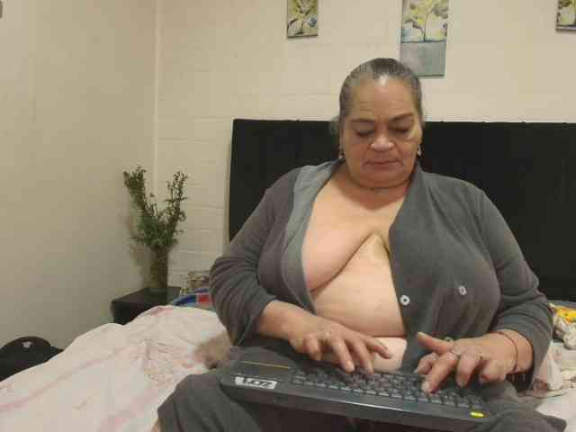 QueenMatturex webcam