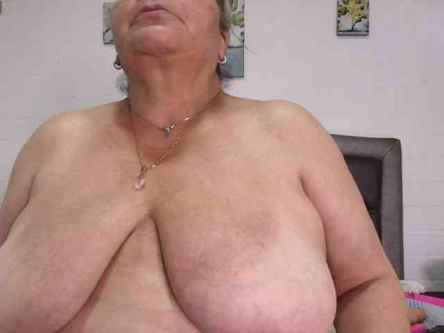 QueenMatturex webcam