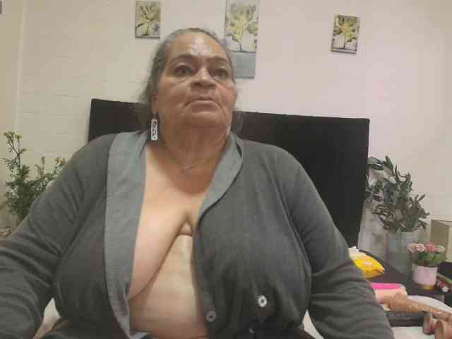 QueenMatturex webcam