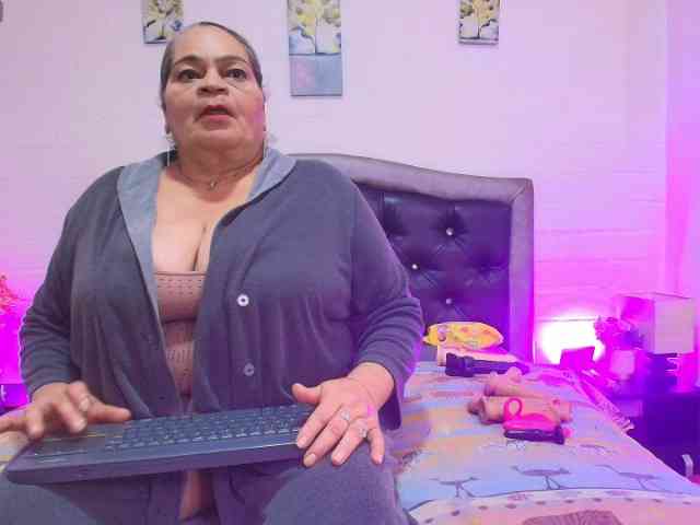 QueenMatturex webcam