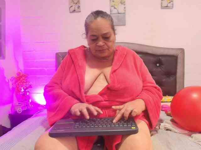 QueenMatturex webcam
