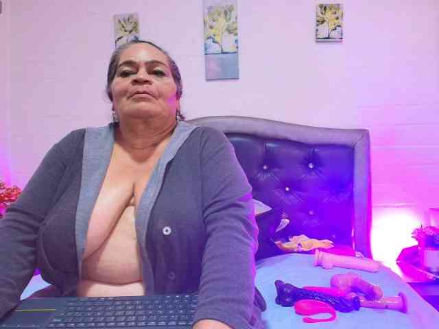 QueenMatturex webcam