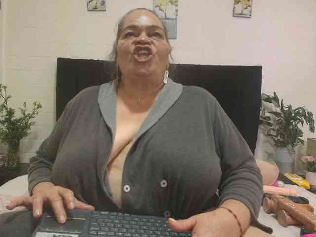 QueenMatturex webcam