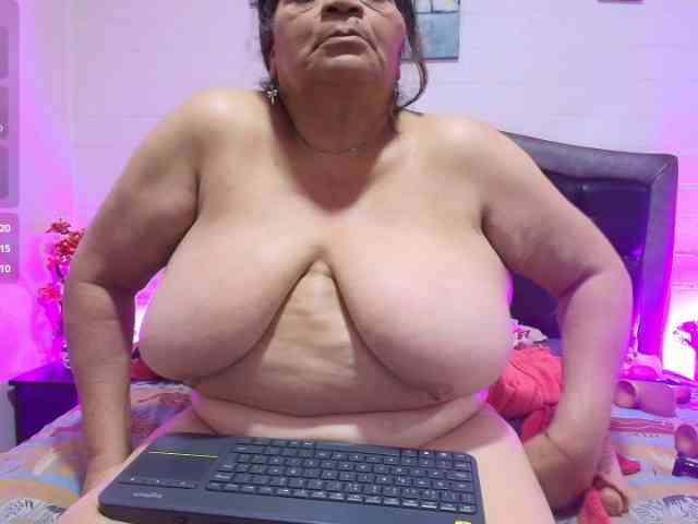 QueenMatturex webcam