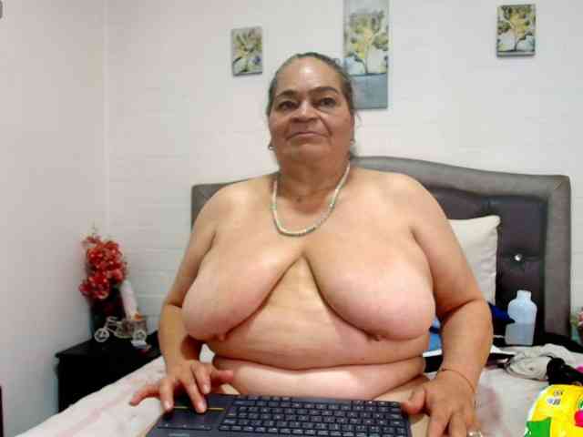QueenMatturex webcam