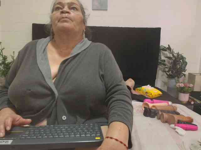 QueenMatturex webcam