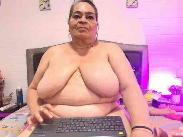 VickyBoobss