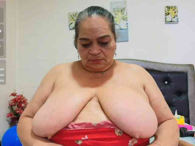 QueenMatturex webcam