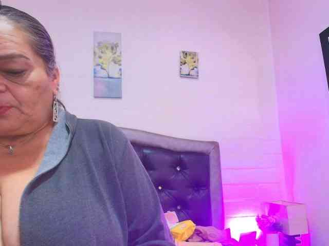 QueenMatturex webcam
