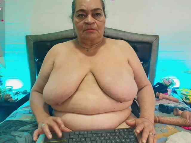 VickyBoobss