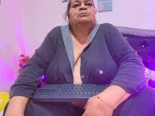 QueenMatturex webcam