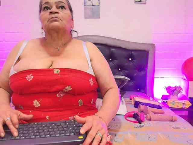 QueenMatturex webcam