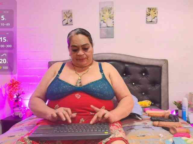 QueenMatturex webcam