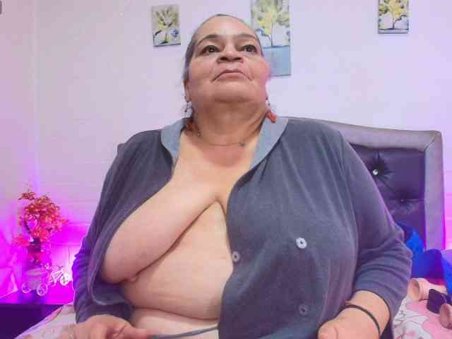 QueenMatturex webcam