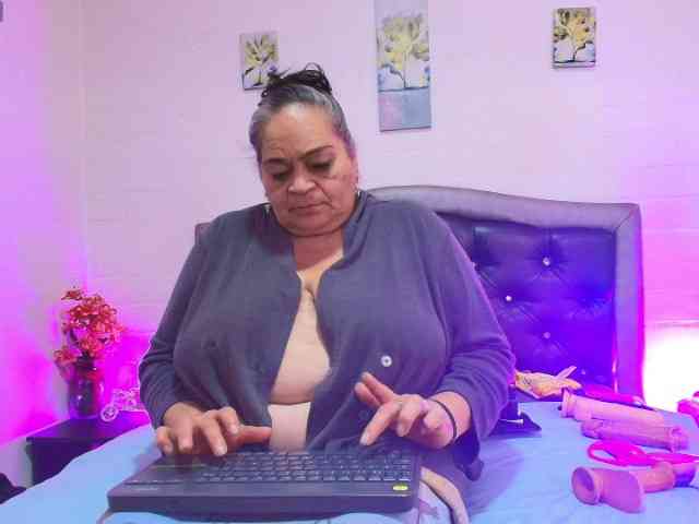 QueenMatturex webcam