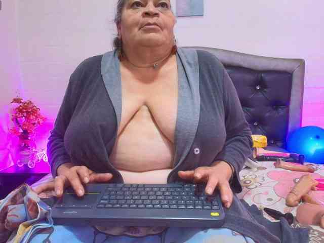 QueenMatturex webcam