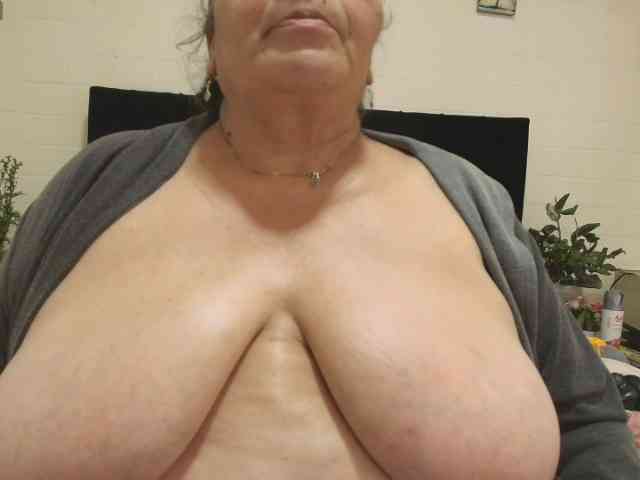 QueenMatturex webcam