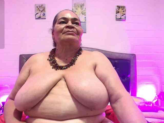 QueenMatturex webcam