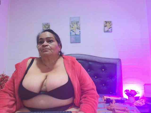 QueenMatturex webcam