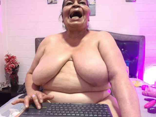 QueenMatturex webcam