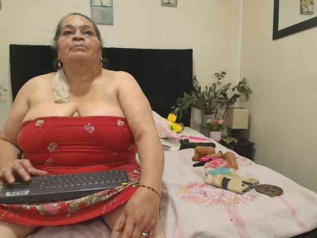 QueenMatturex webcam