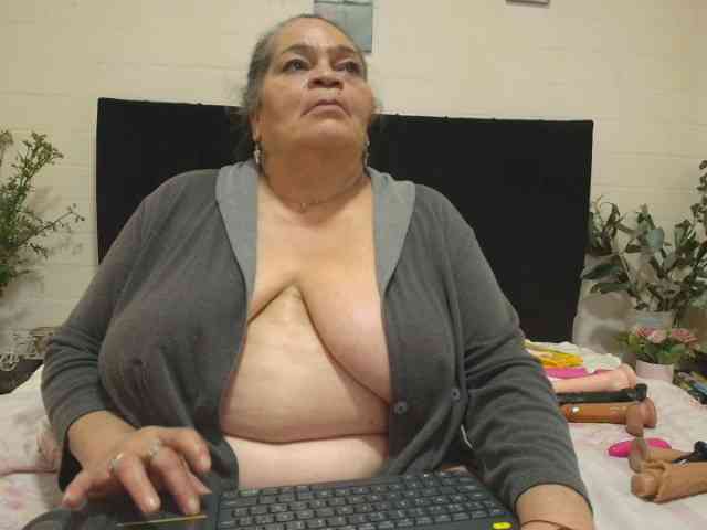 QueenMatturex webcam
