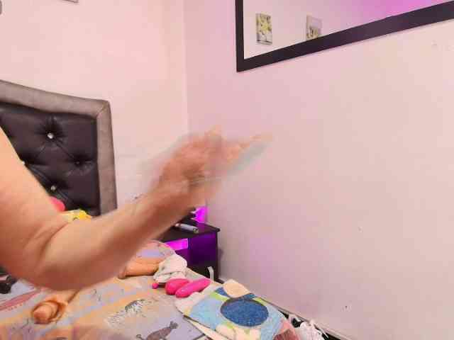 QueenMatturex webcam