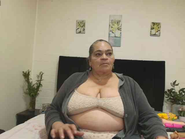 QueenMatturex webcam