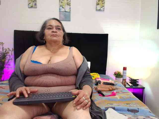 QueenMatturex webcam
