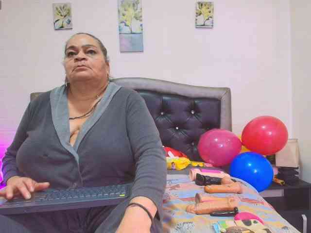 queenmatturex's live room