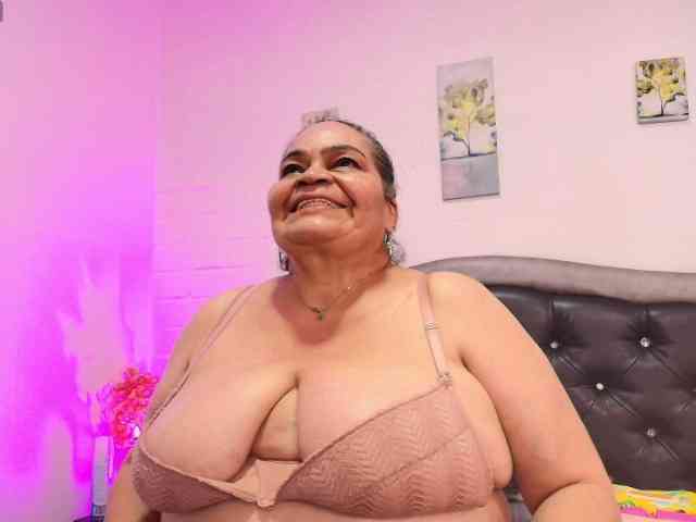 QueenMatturex webcam