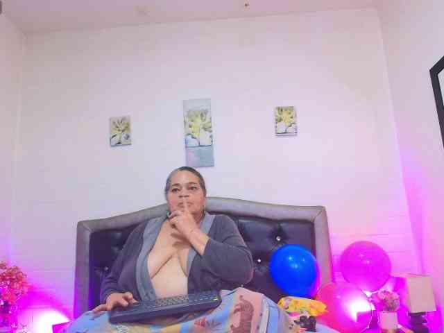 QueenMatturex webcam