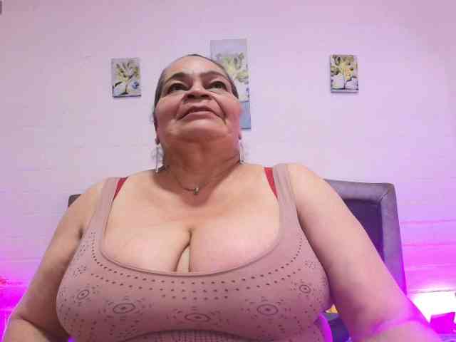 QueenMatturex webcam