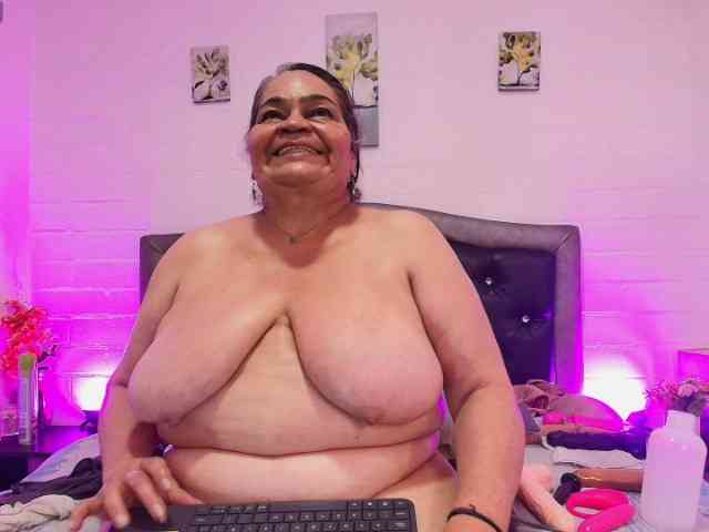 QueenMatturex webcam