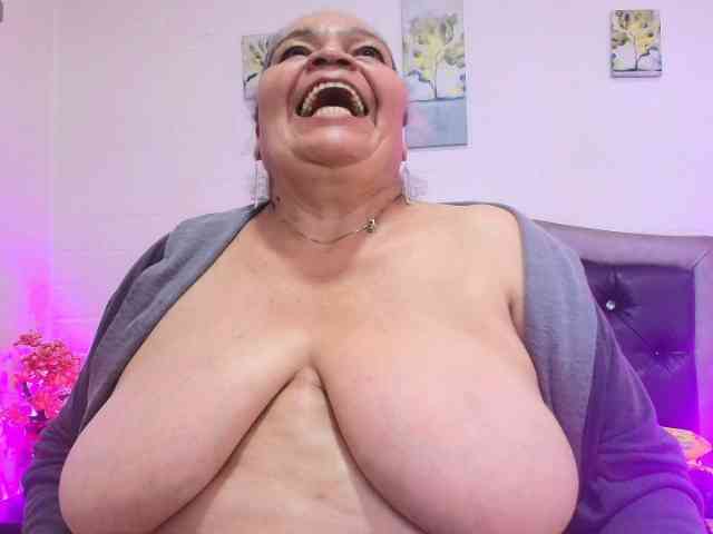 QueenMatturex webcam