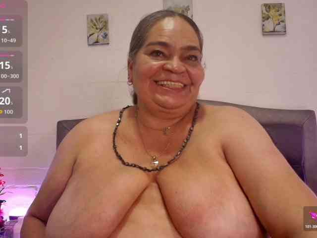 QueenMatturex webcam