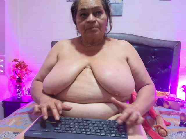 VickyBoobss