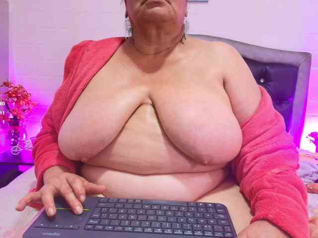 QueenMatturex webcam