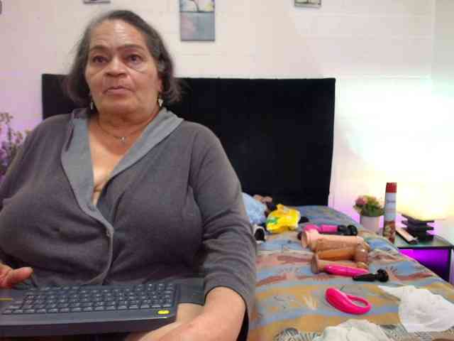 QueenMatturex webcam